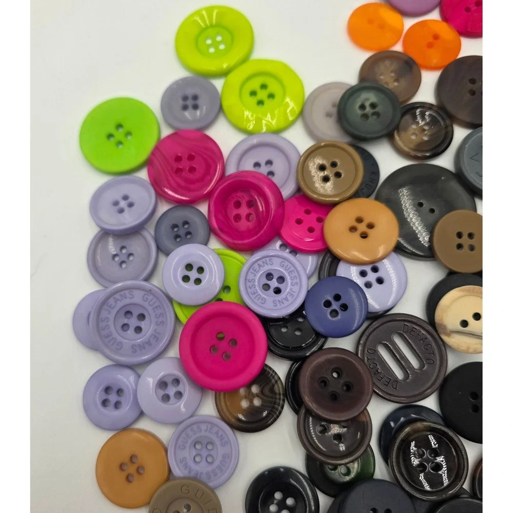Bulk Lot of 140 Assorted Sewing Buttons Mixed Colors and Sizes Crafting